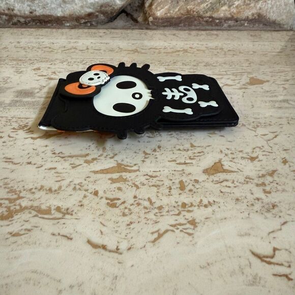 Hello Kitty x Loungefly skeleton card wallet - Picture 6 of 10